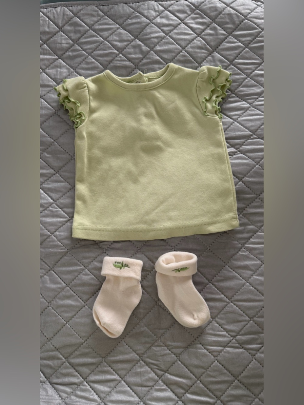 Gymboree Light Green Ruffle Sleeve Tee with Cream leaf Socks